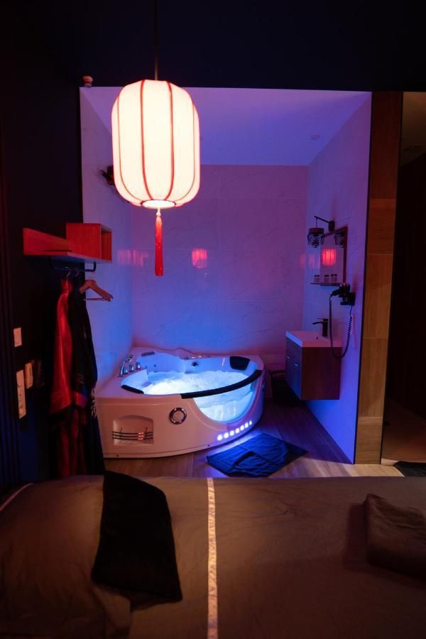 Apartament Capsule Japon - Jacuzzi - Netflix & Ecran Cinema - Xbox Trith-Saint-Leger Zewnętrze zdjęcie