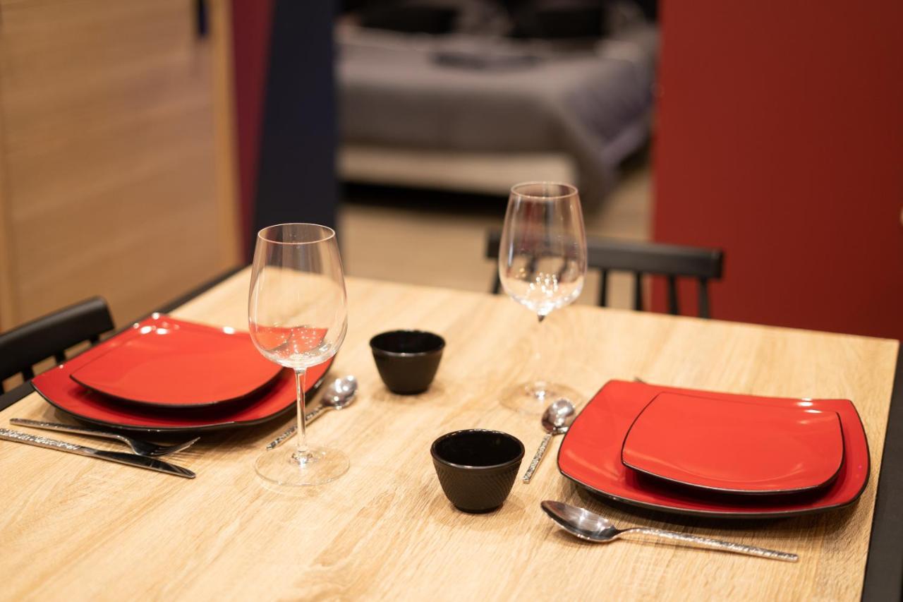 Apartament Capsule Japon - Jacuzzi - Netflix & Ecran Cinema - Xbox Trith-Saint-Leger Zewnętrze zdjęcie