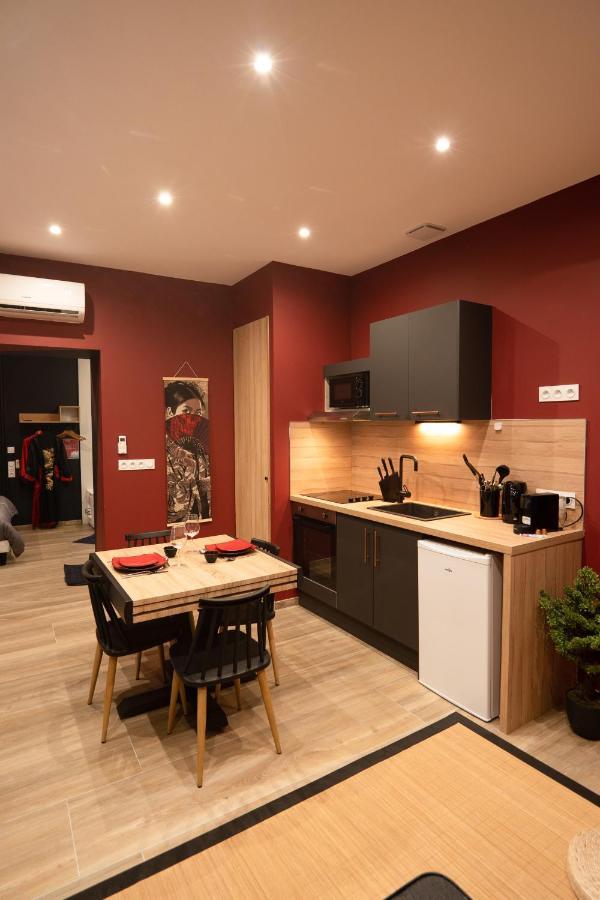 Apartament Capsule Japon - Jacuzzi - Netflix & Ecran Cinema - Xbox Trith-Saint-Leger Zewnętrze zdjęcie